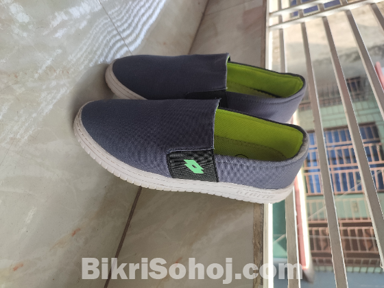 স্নিকারস